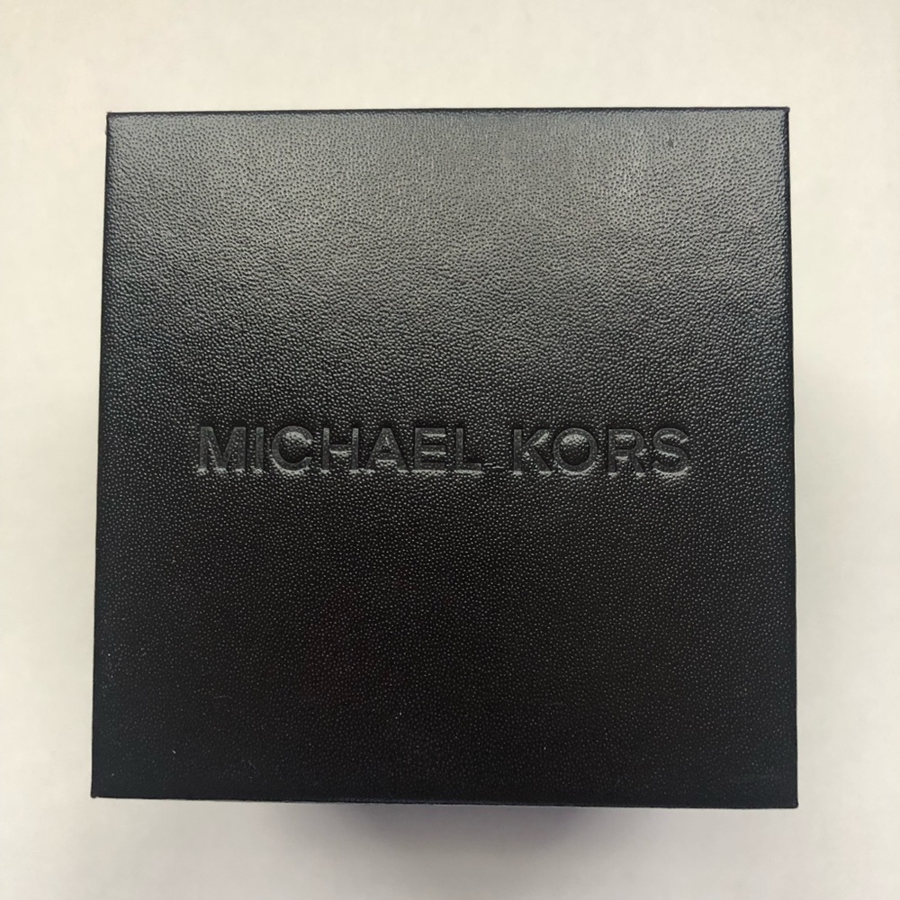 Michael Kors Rose Gold Watch - Picture 6 of 7